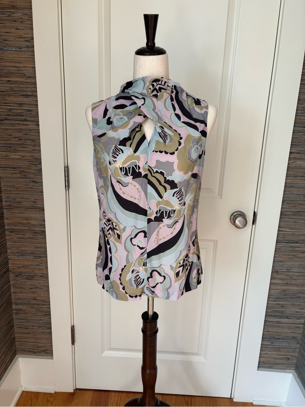 Sleeveless Key Hole Printed Top in Pastel Multi
